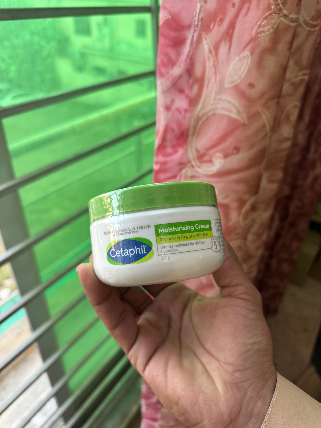 Cetaphil Moisturising Cream 250 grams Regular Jar.