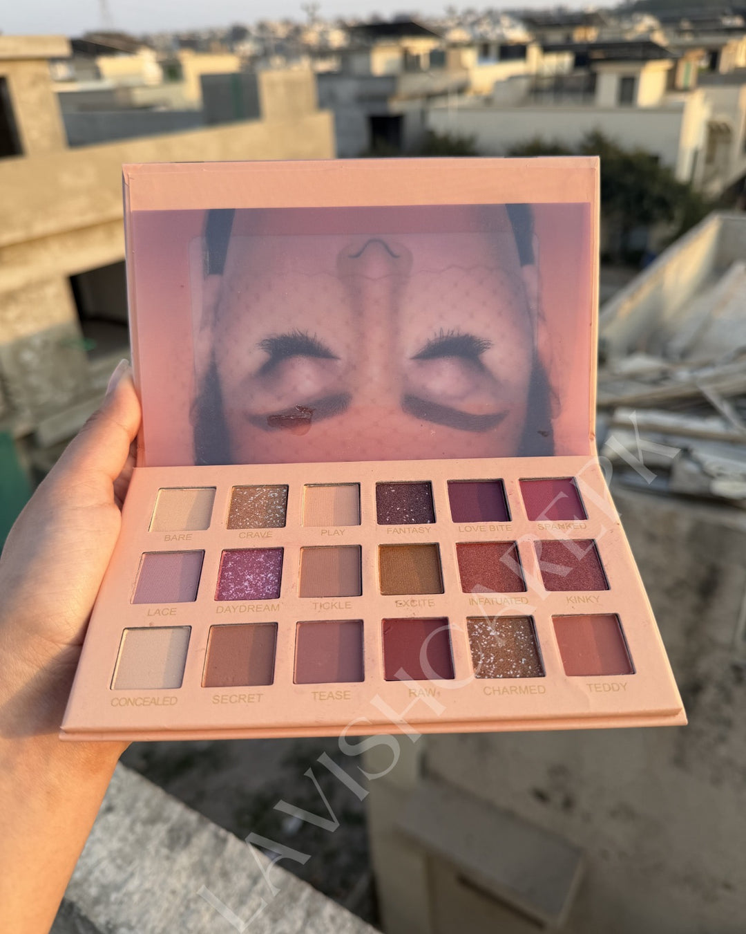 Nude eyeshadow palette