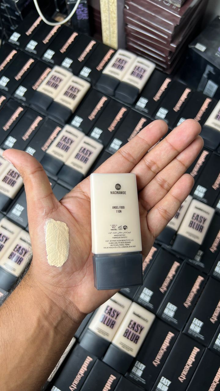 HUDA BEAUTY EASY BLUR NATURAL AIRBRUSH FOUNDATION WITH NIACINAMIDE