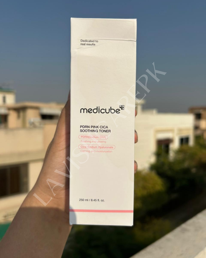 Medicube PDRN pink cica smoothing toner