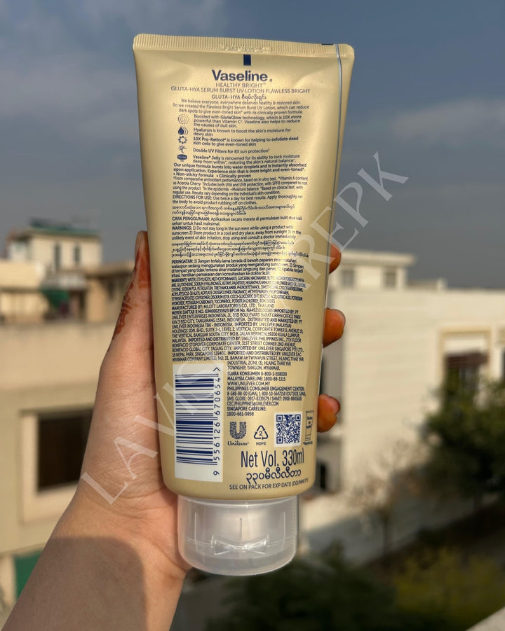 VASELINE GLUTA HYA FLAWLESS GLOW SERUM BURST LOTION 330 ML FULL SIZE.