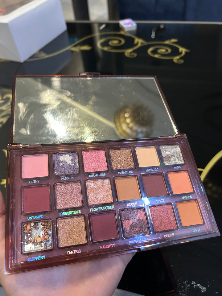 Naughty eyeshadow palate 😍
