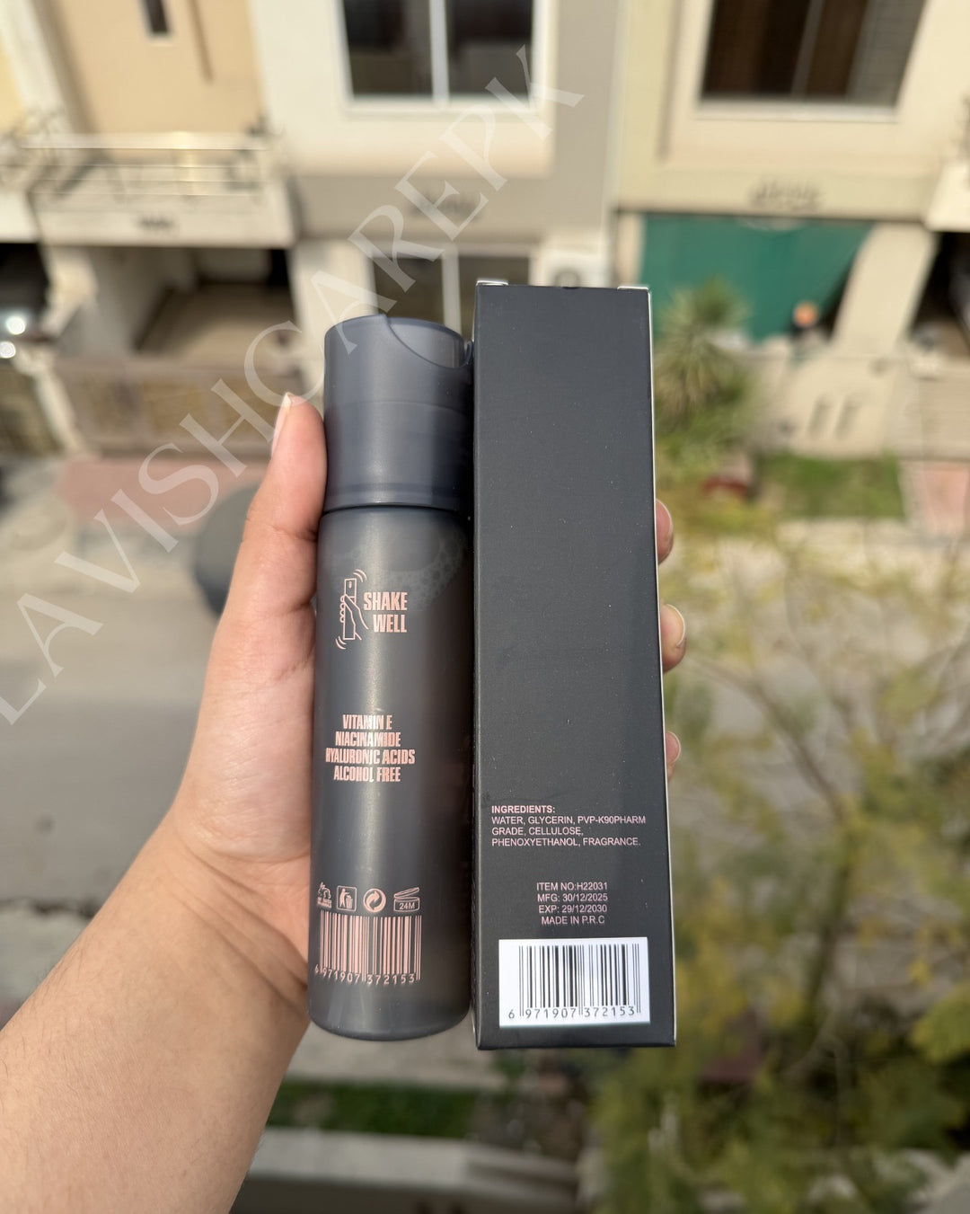 Huda beauty easy lock setting spray best setting spray for pakistan skin tone