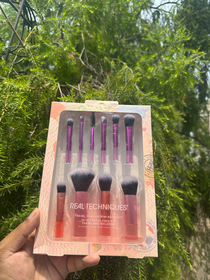 REAL TECHNIQUES TRAVEL FANTASY MINI BRUSH SET 10 IN 1.