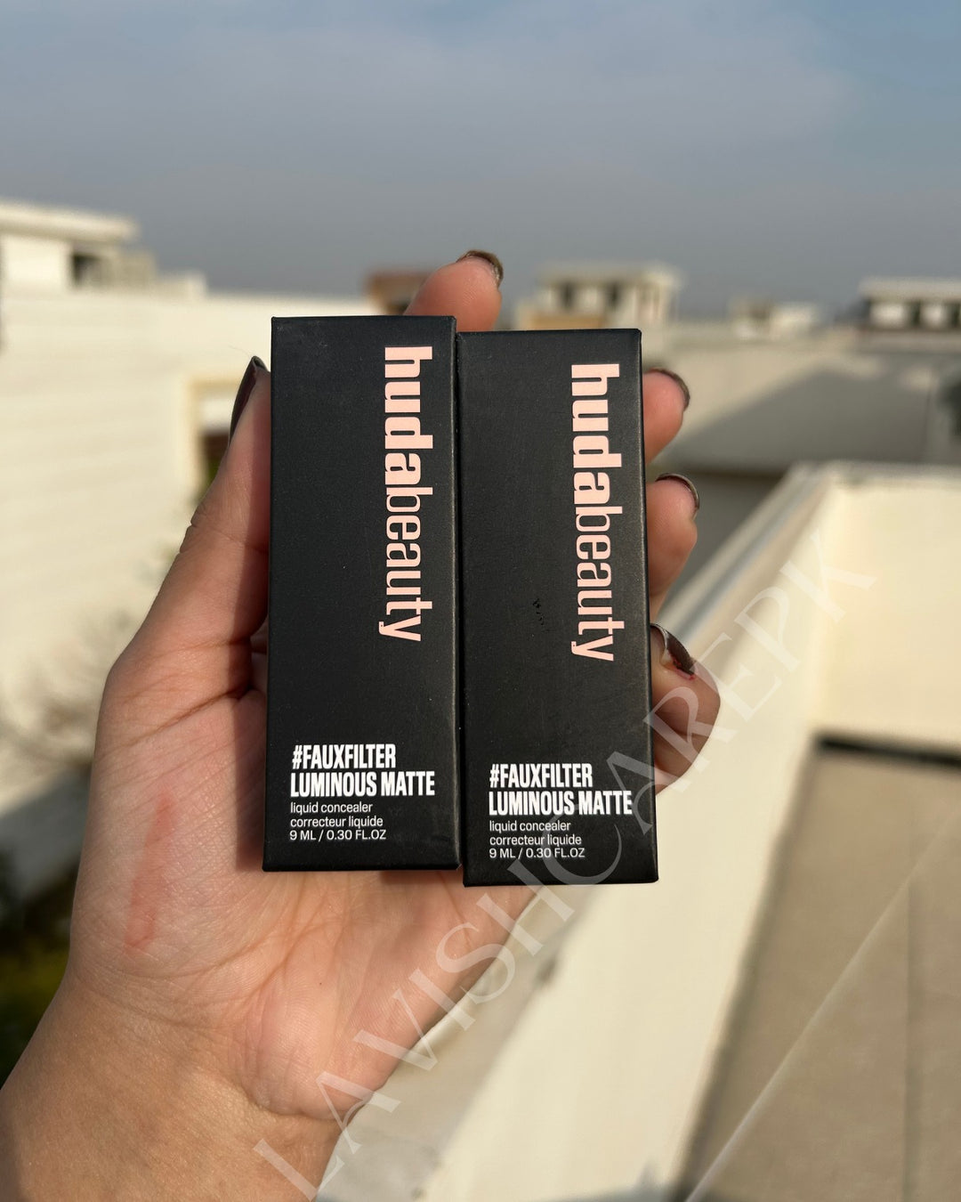 Huda beauty faux filter luminous matte liquid concealer