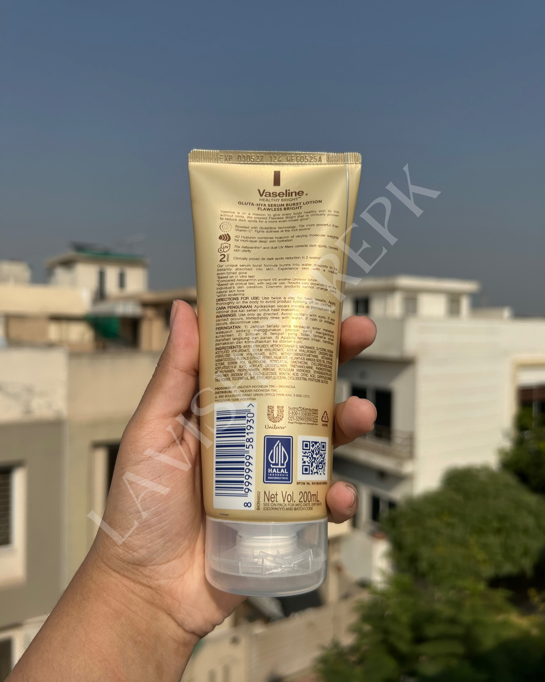 VASELINE GLUTA-HYA FLAWLESS GLOW SERUM BURST UV LOTION 200ML