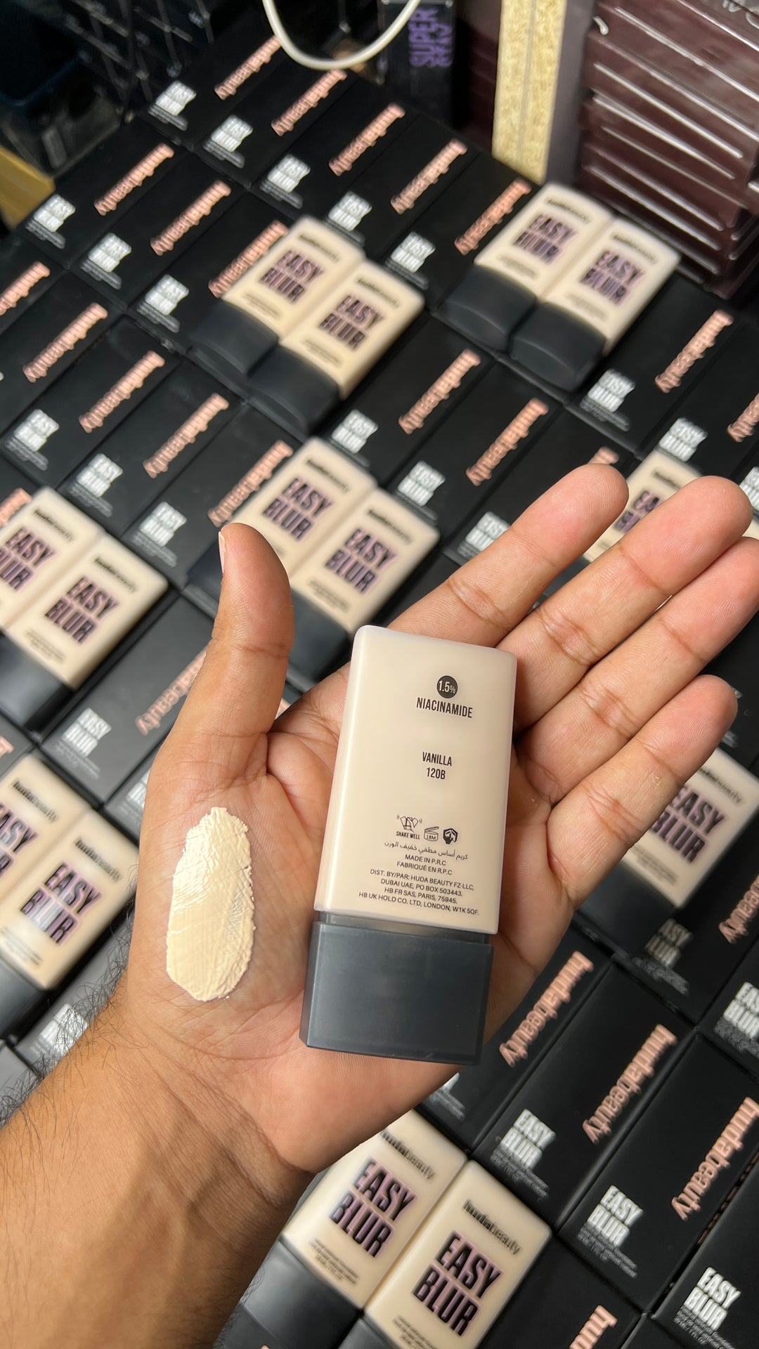 HUDA BEAUTY EASY BLUR NATURAL AIRBRUSH FOUNDATION WITH NIACINAMIDE