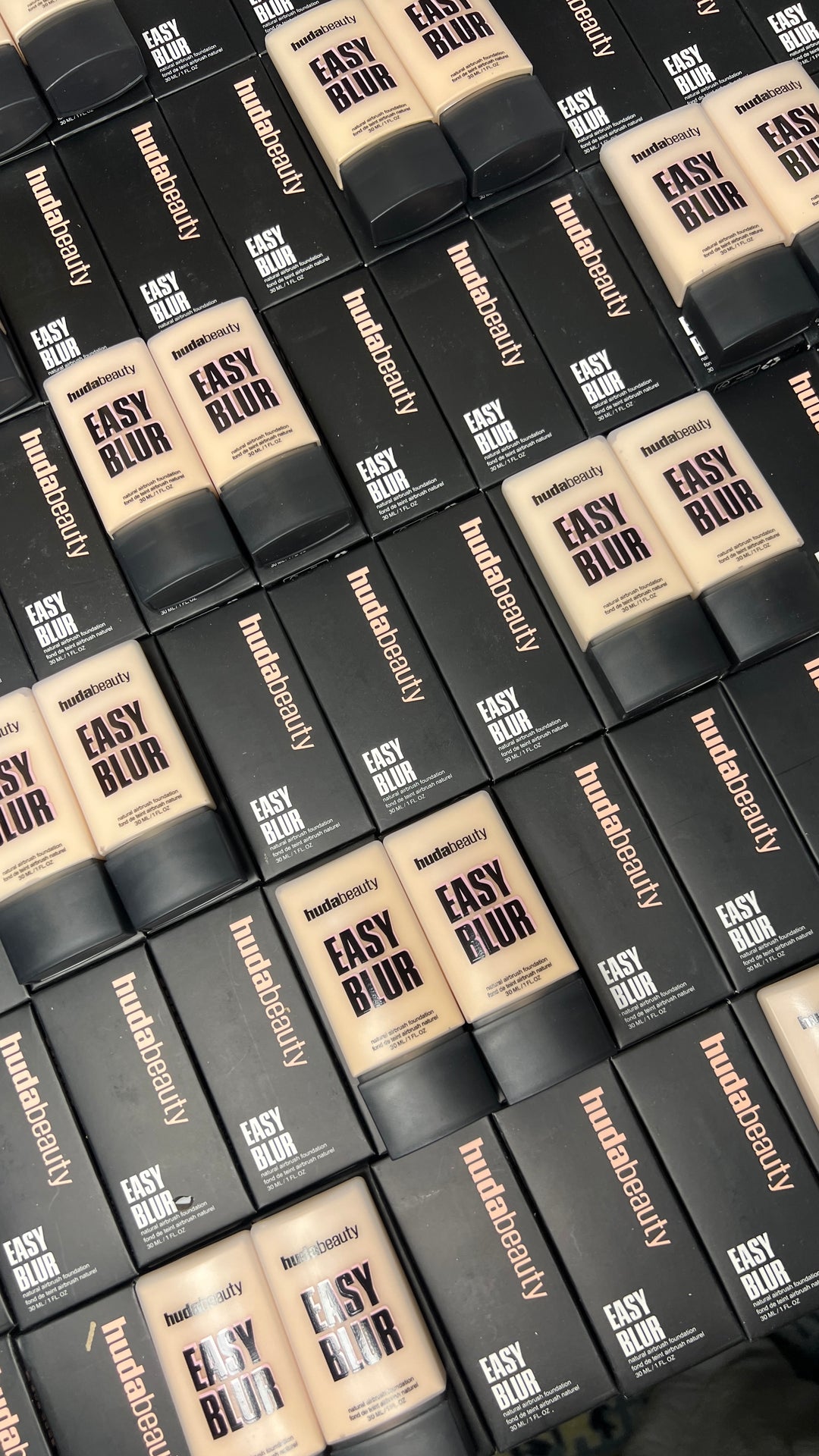 HUDA BEAUTY EASY BLUR NATURAL AIRBRUSH FOUNDATION WITH NIACINAMIDE