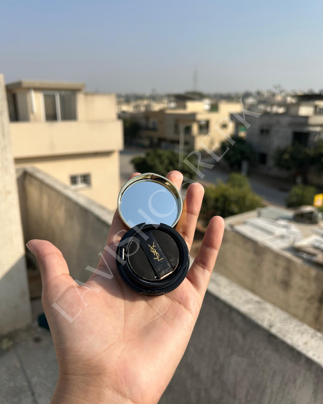 YSL FUSION INK CUSHION FOUNDATION WITH SPF 23 PA++.