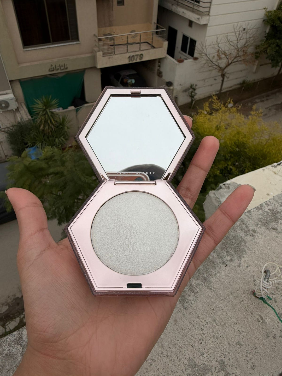 Fenty beauty diamond bomb All over diamond veil highlighter 8g