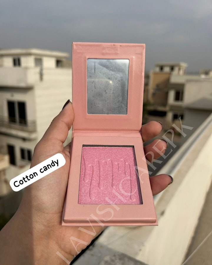 Kylie blush powder 😍