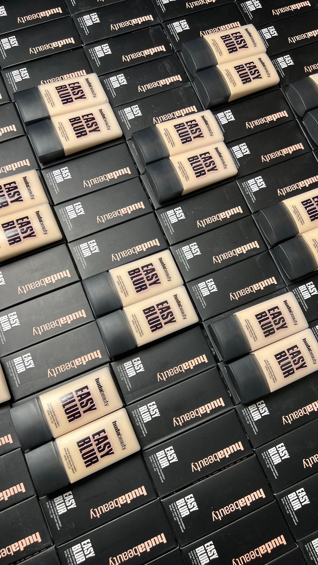 HUDA BEAUTY EASY BLUR NATURAL AIRBRUSH FOUNDATION WITH NIACINAMIDE