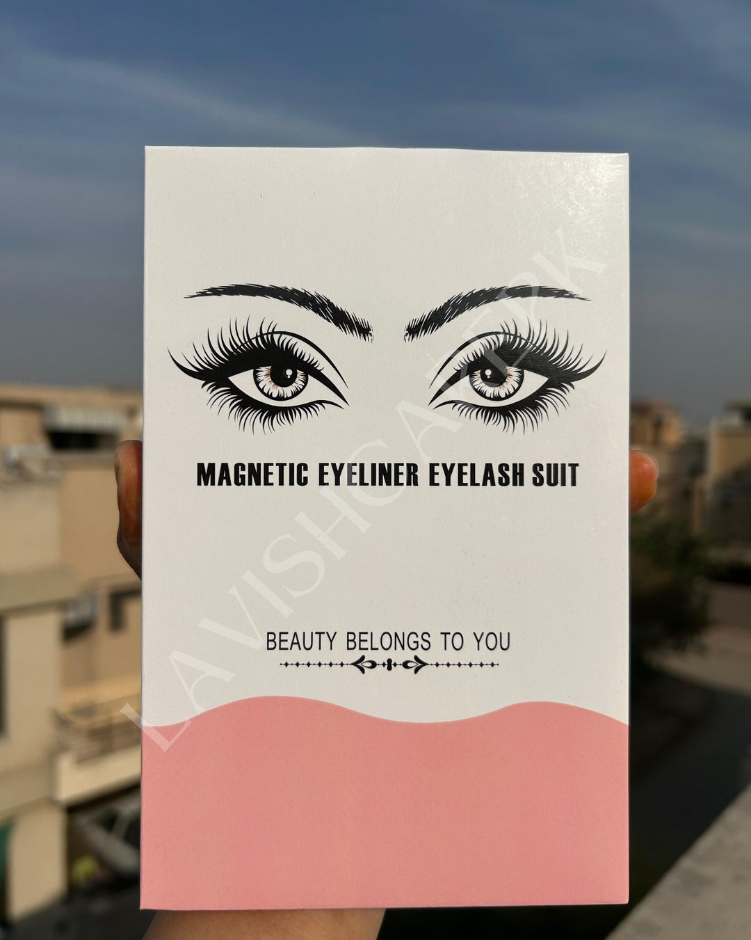 MAGNETIC EYELINER EYELASH SUIT 5-IN-1.