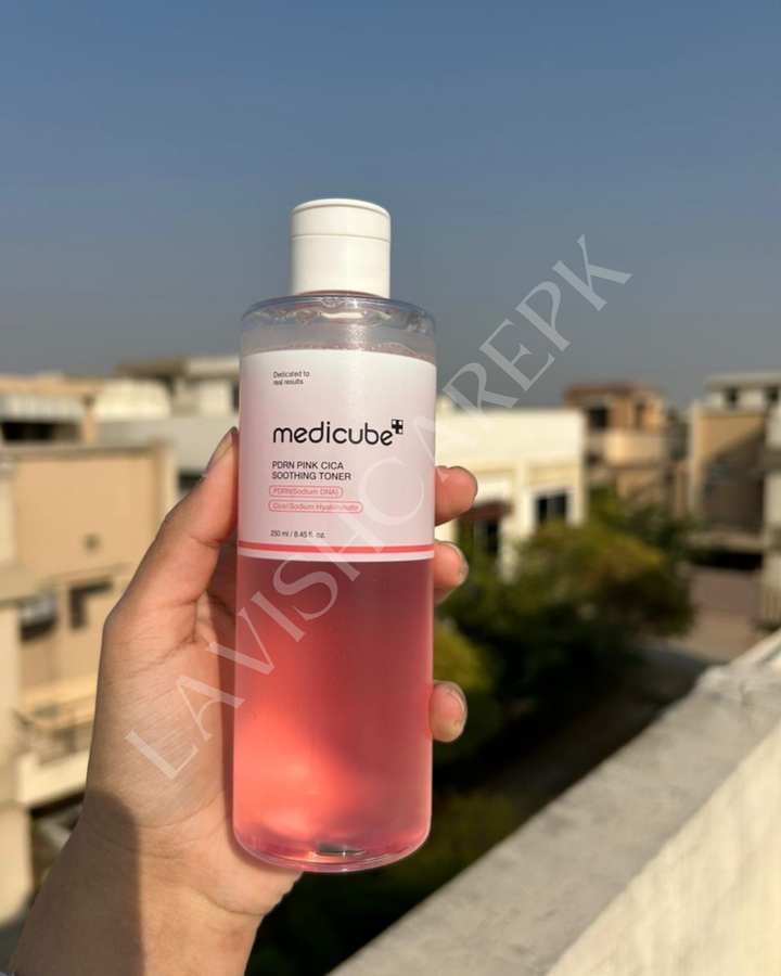 Medicube PDRN pink cica smoothing toner