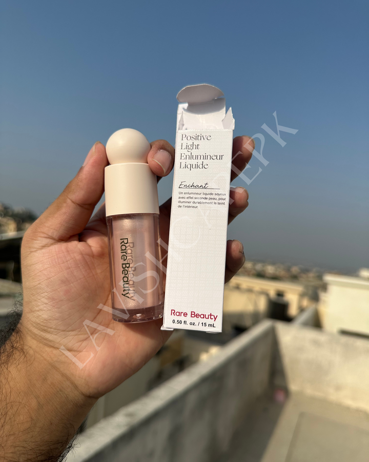 RARE BEAUTY POSITIVE LIGHT LIQUID LUMINIZER – 15 ML.