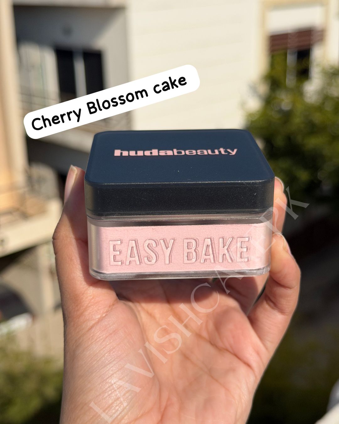 Huda beauty easy bake loose baking and setting powder 20g