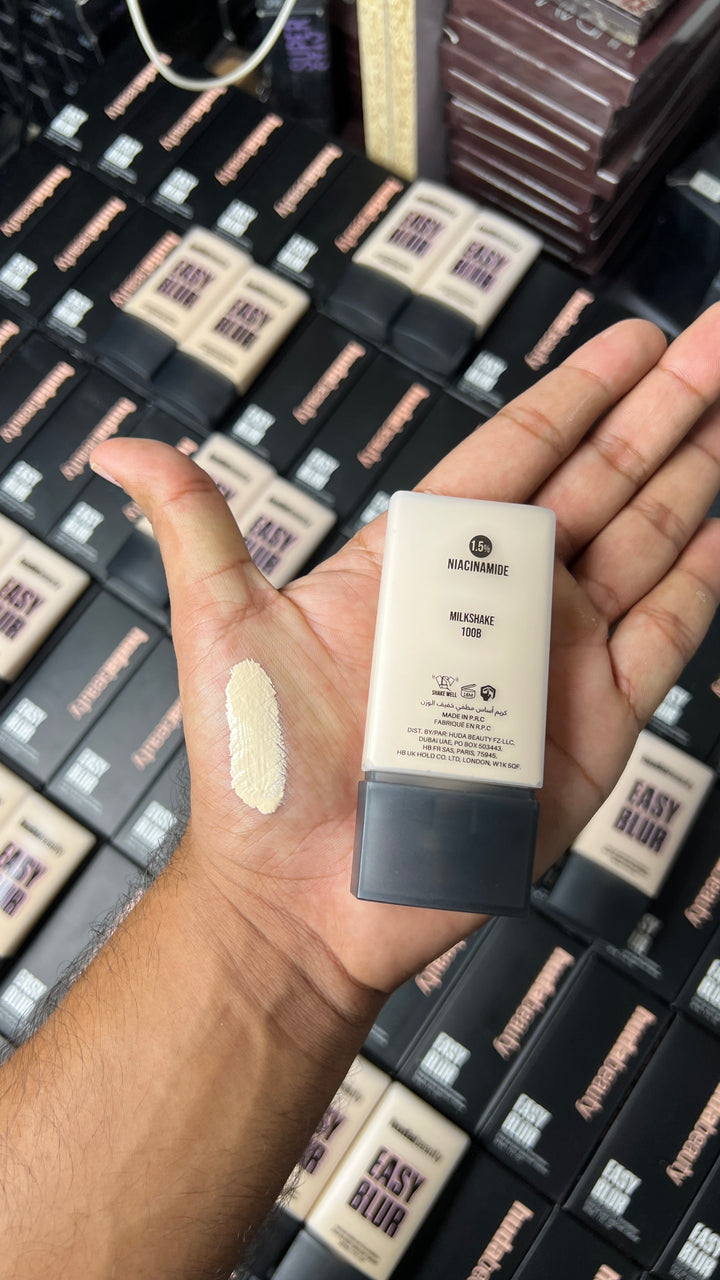 HUDA BEAUTY EASY BLUR NATURAL AIRBRUSH FOUNDATION WITH NIACINAMIDE
