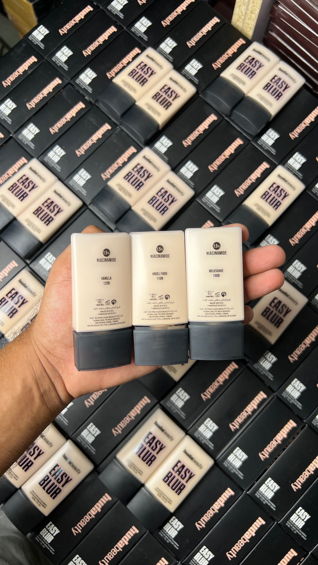 HUDA BEAUTY EASY BLUR NATURAL AIRBRUSH FOUNDATION WITH NIACINAMIDE