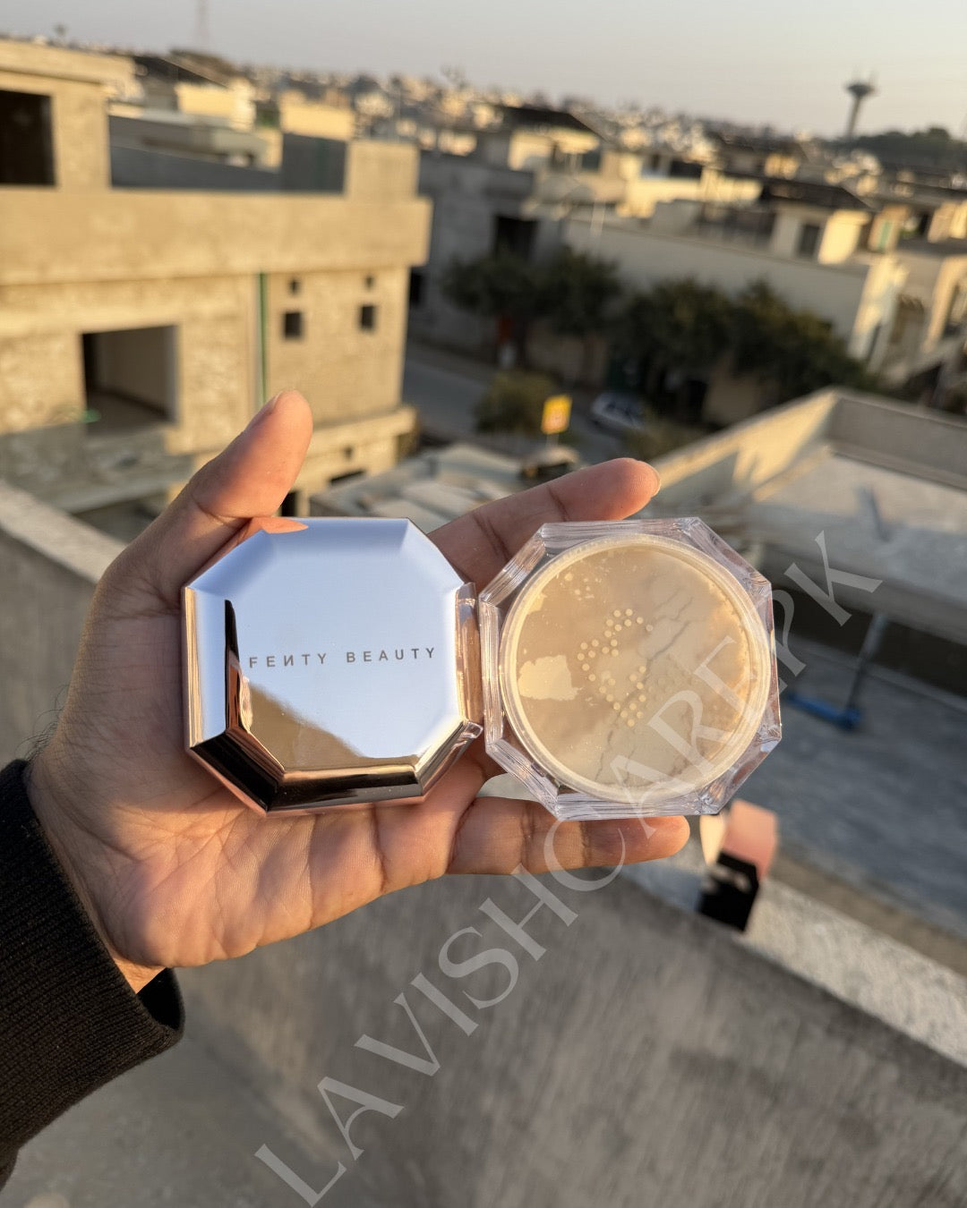 FENTY BEAUTY PRO FILT’R INSTANT RETOUCH SETTING POWDER 28 G. SHADE: 02(BUTTER)
