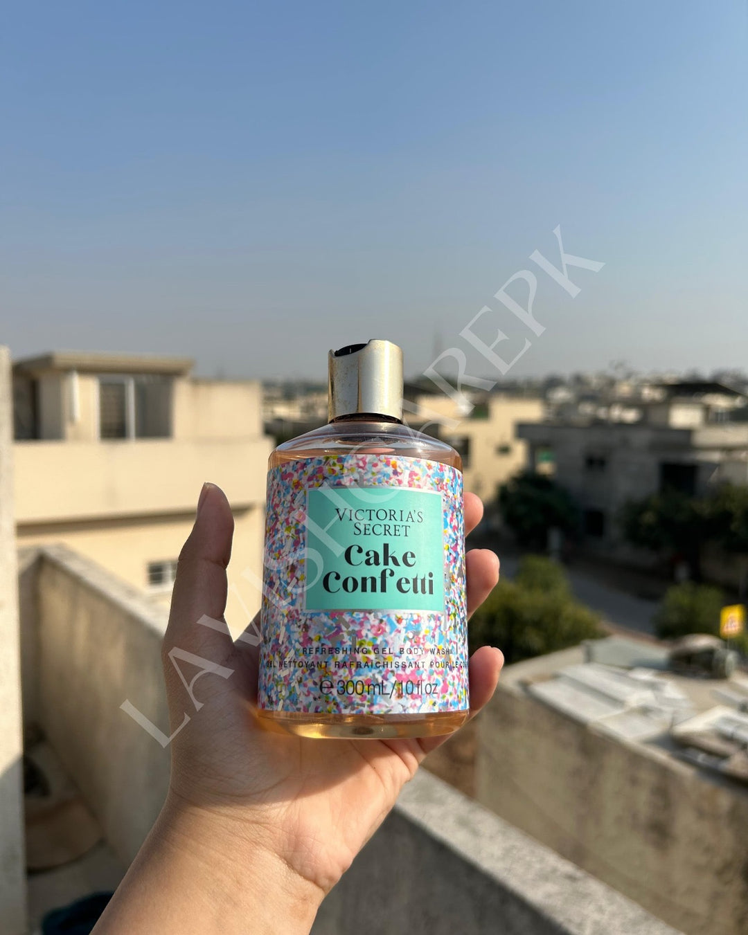 VICTORIA’S SECRET SHOWER GELS/BODY WASH 300 ML EACH.🌸